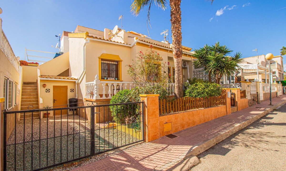 La Florida House | 2 bedroom beautiful home in La Florida