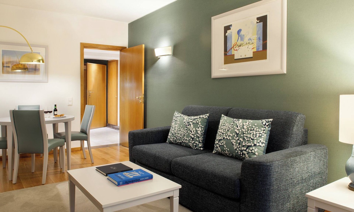 Santo Antonio Hotel | 2 Homely Units at Altis Suites – Close to Avenida da Liberdade! Pets Allowed!