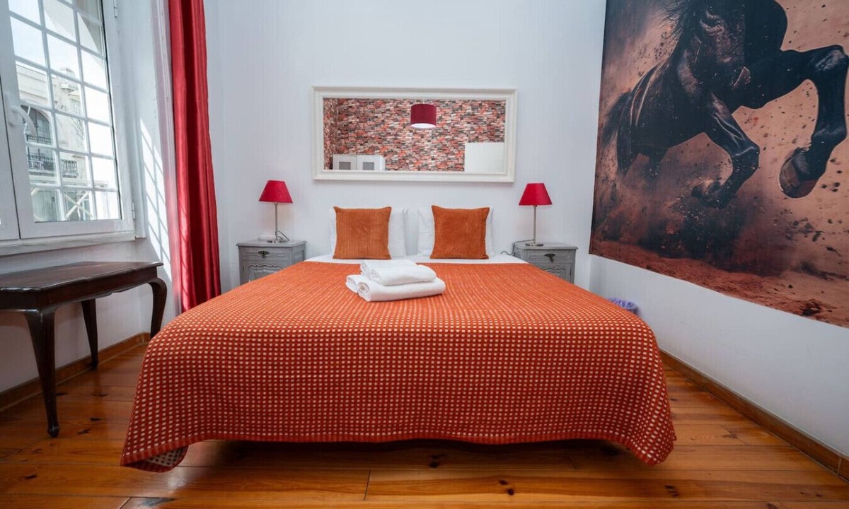Mouraria Apartment | 3-Bedroom 2-Bathroom 1-LivingRoom. 3-DoubleBed. 1-Sofabed Apartment with Terrace