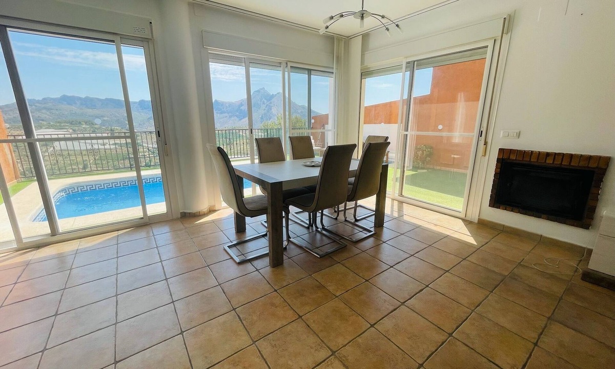 Callosa d' En Sarria House | 3-bedroom house with sea views and private pool in Costa Blanca