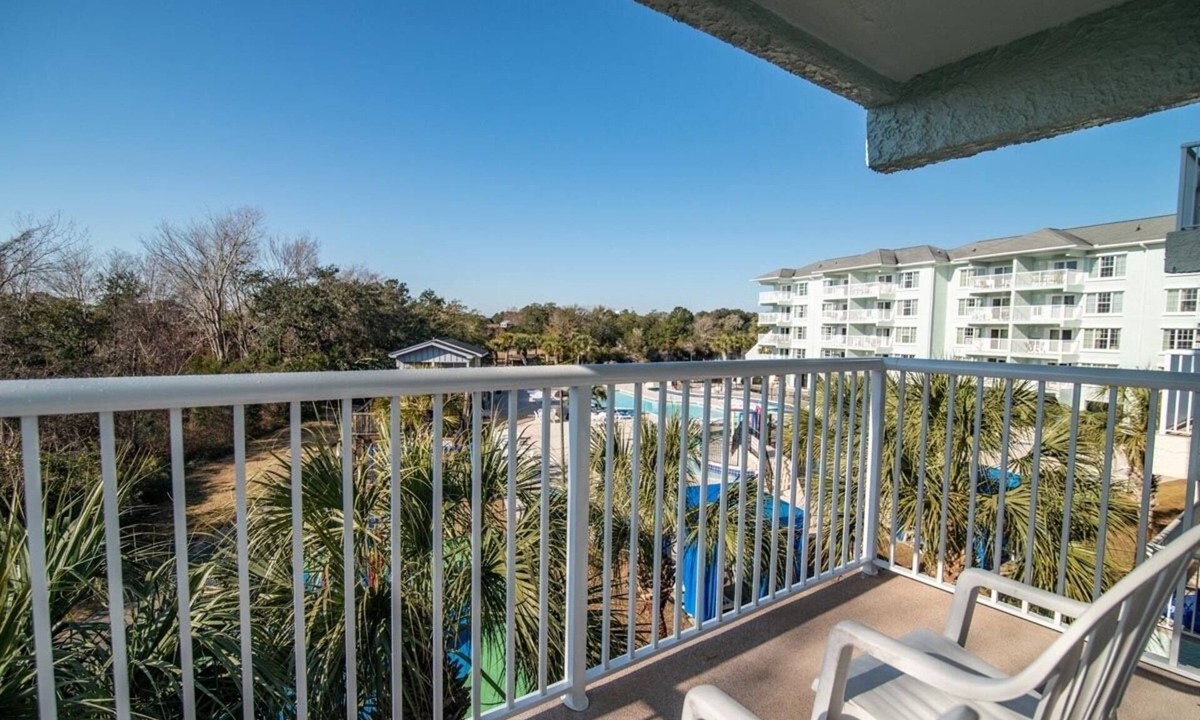 Litchfield by the Sea Hotel | 3 Spacious Suites w/Pool Play Plaza & Gym Access; Short Drive to Murrells Inlet