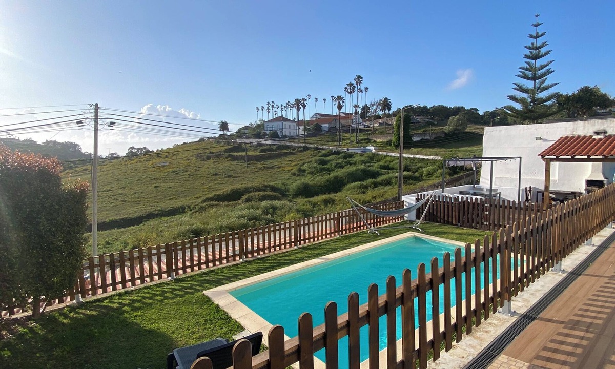 Ericeira Villa | 4 bedroom villa with barbecue and pool - Like a Local