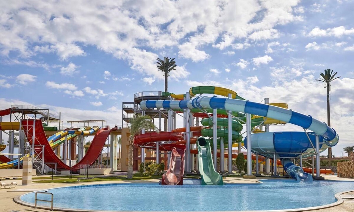 Port Ghalib Hotel | 4 Relaxing Rooms with Outdoor Pools Escape Close to Beach Attractions