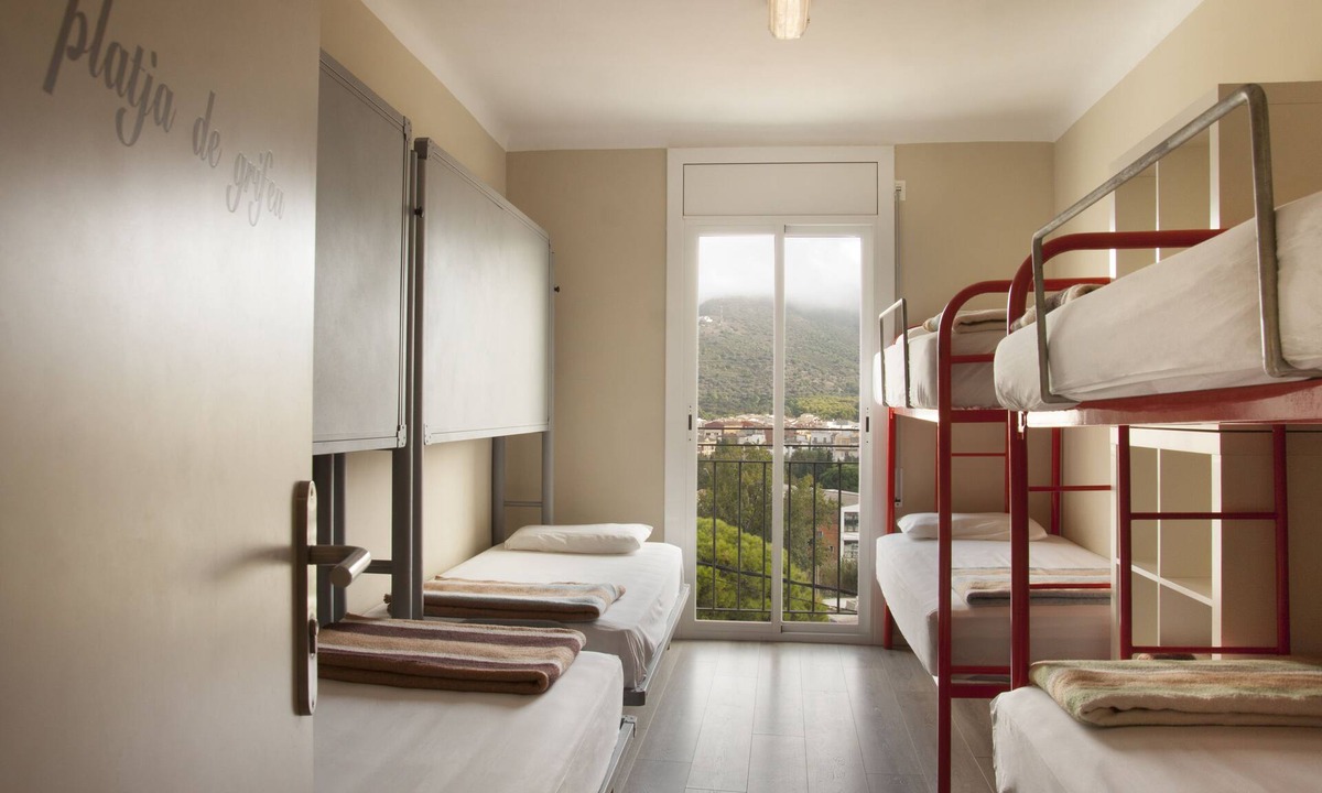 Llanca Hostel | Alberg Costa Brava - Hostel