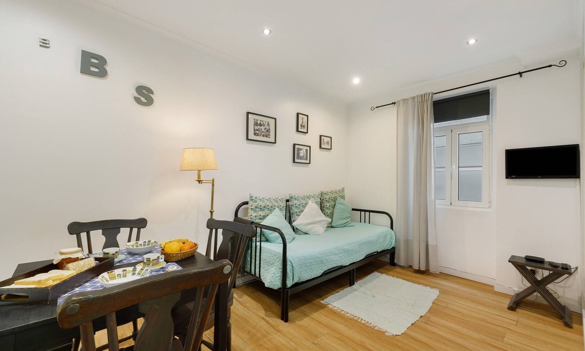 Santa Engracia Apartment | Apartment 'Beco Do Sapato' with Wi-Fi and Air Conditioning