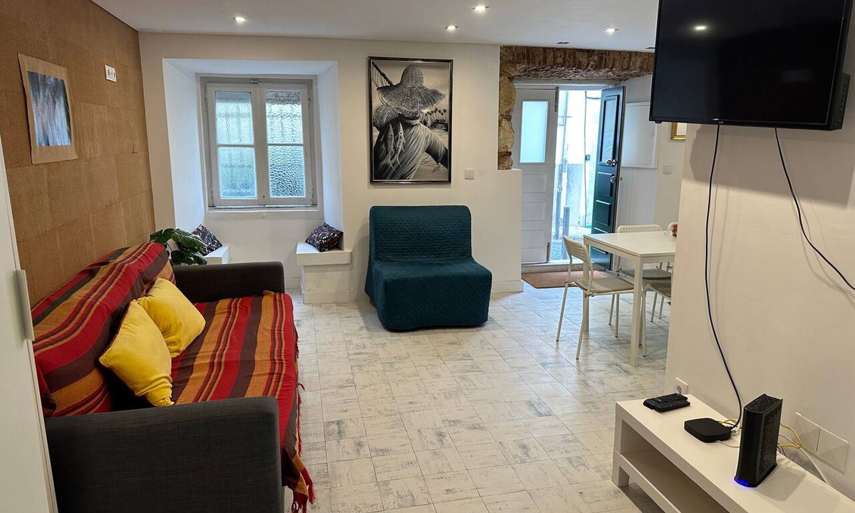 Merces Apartment | Apartment 'Cantinho Lusitano in Bairro Alto' with Wi-Fi