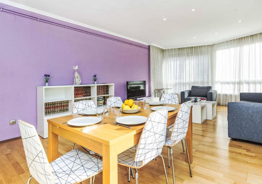 Les Corts Apartment | Apartment Sants-Les Corts Galileu by Interhome