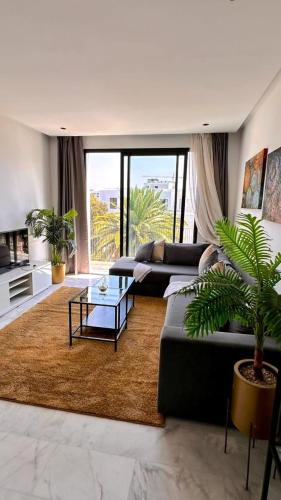 Casablanca Apartment | B-Living Oasis - Sunny 1BR, Palm Views, Balcony
