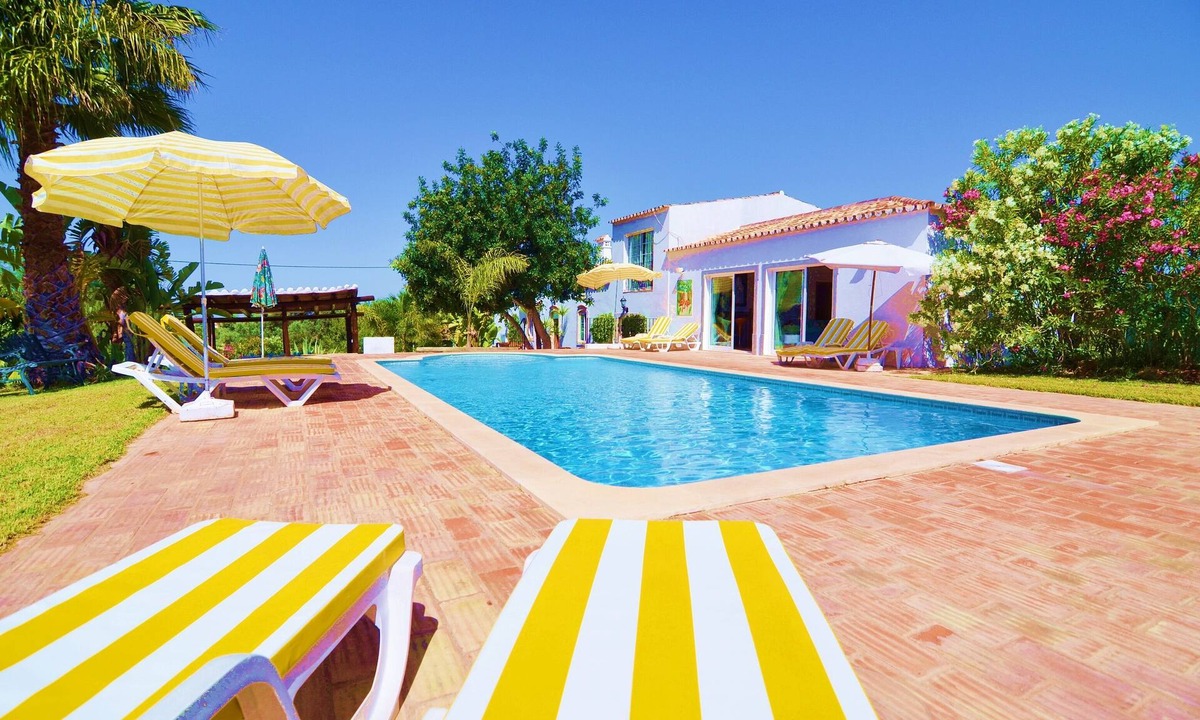 Loule House | Beautiful Restored Algarve Typical Farmhouse, with Private Pool and Sea Views