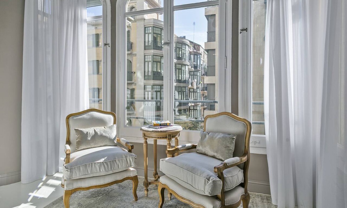 Eixample Apartment | Biggest Luxury Rambla Catalunya