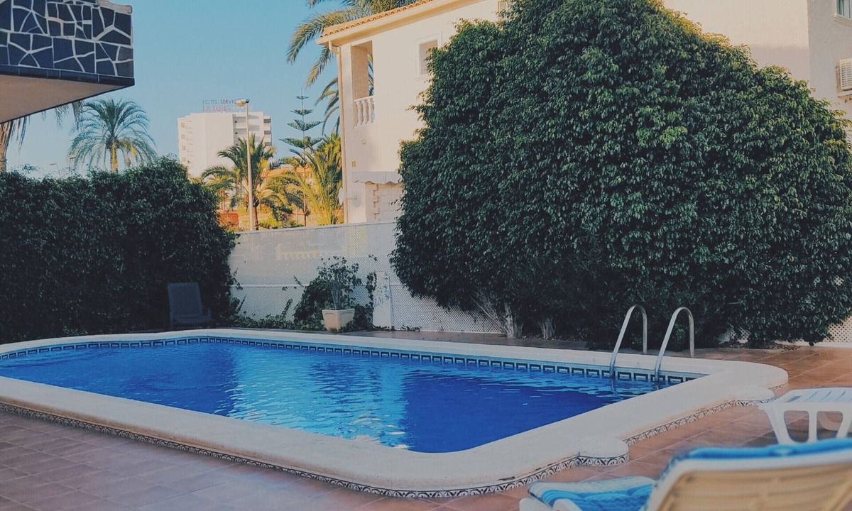 La Zenia Villa | Bright Villa 20mtrs from the sea