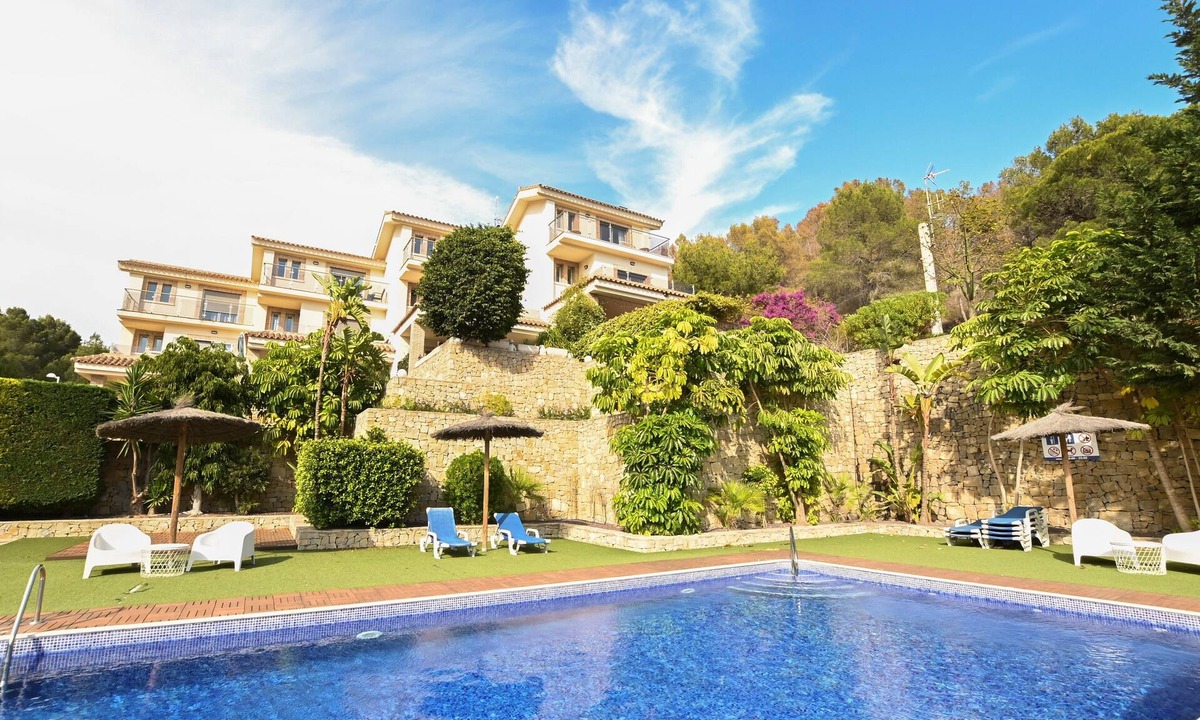 Empedrola House | Bungalow 'Alegre Playa Grupo Terra De Mar' with Mountain View, Wi-Fi and Air Conditioning