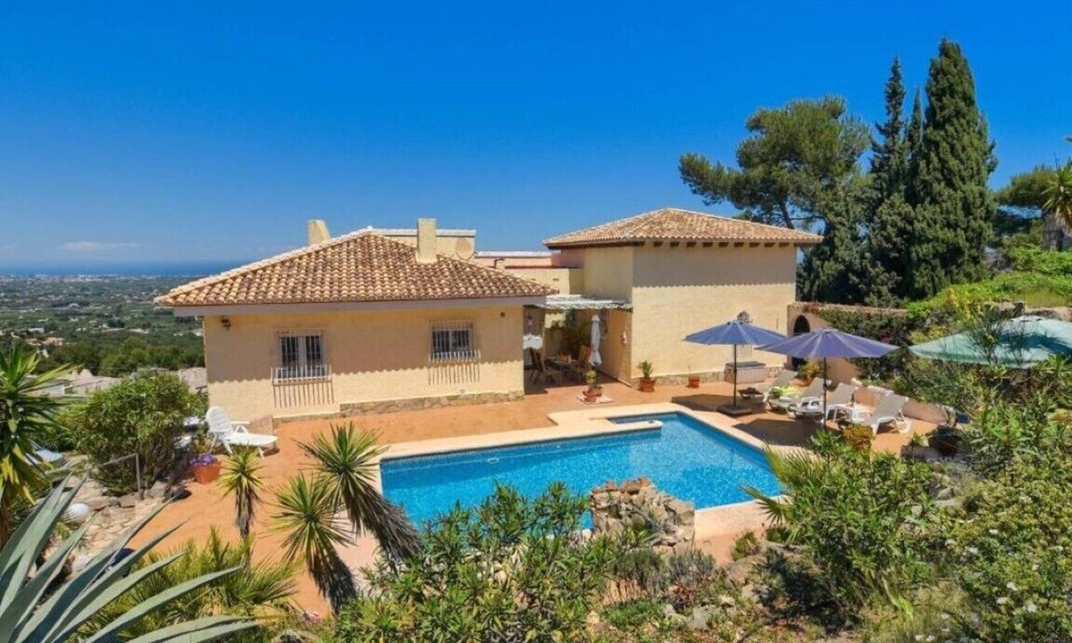 Pedreguer House | Casa Koko: Luxury & Tranquility at La Sella – Near Golf Course and Mediterranean Sea