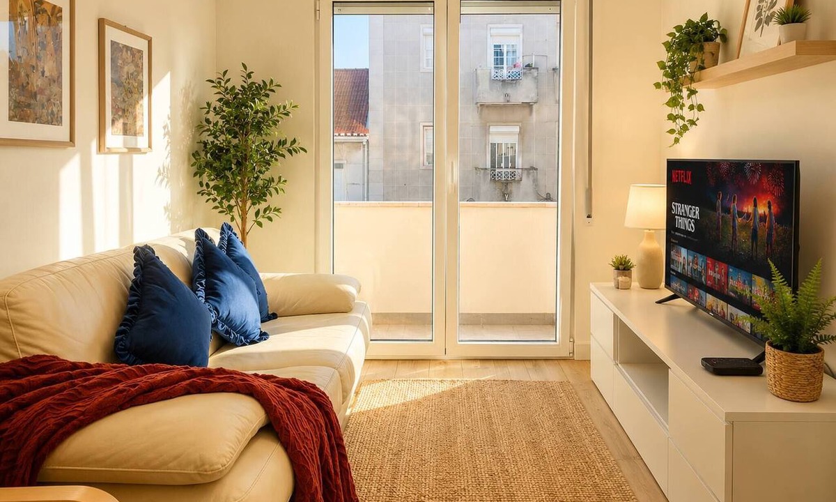 Cacilhas Apartment | Charming 2-Bedroom Apartment in Almada, Near Lisbon