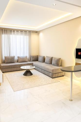 RACINE EXTENSION Apartment | Chic Studio Near Beach & Cafés