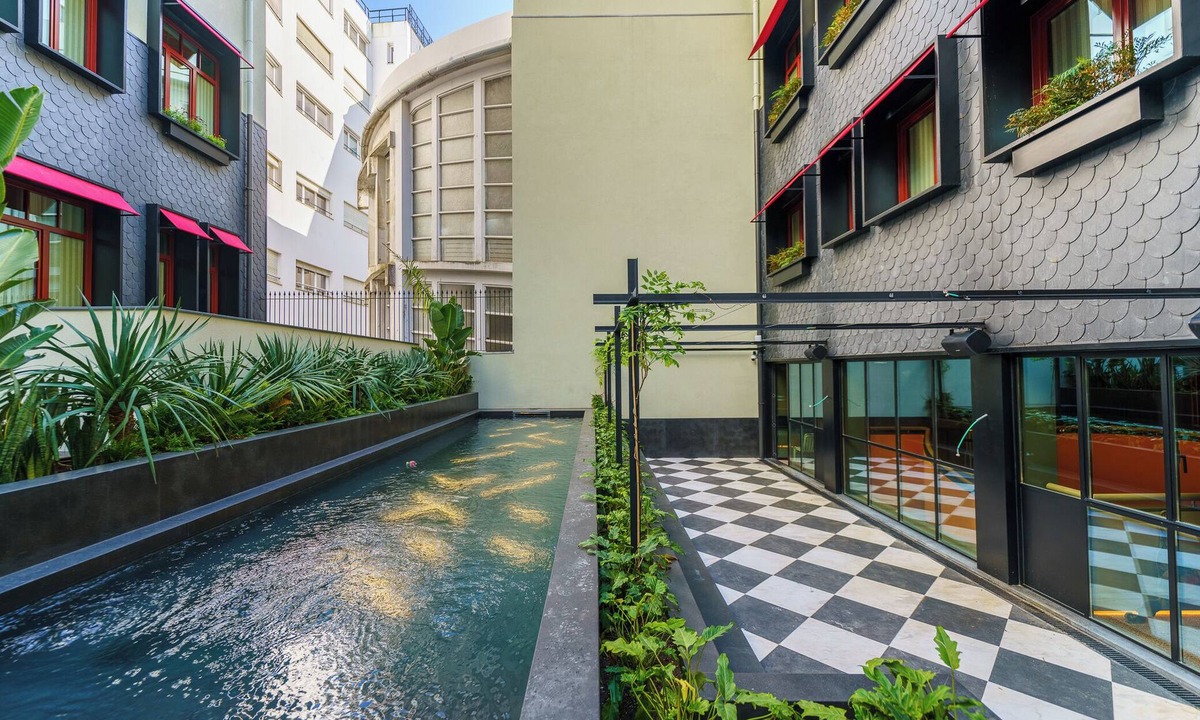 Centro / Baixa Hotel | City View Unit Near Igreja do Carmo and Douro River Ferry! With Outdoor Pool!