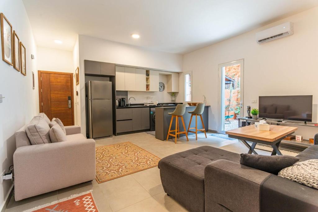 Batroun Apartment | Cloe | Modern 2-BR Terrace Apartment in Batroun