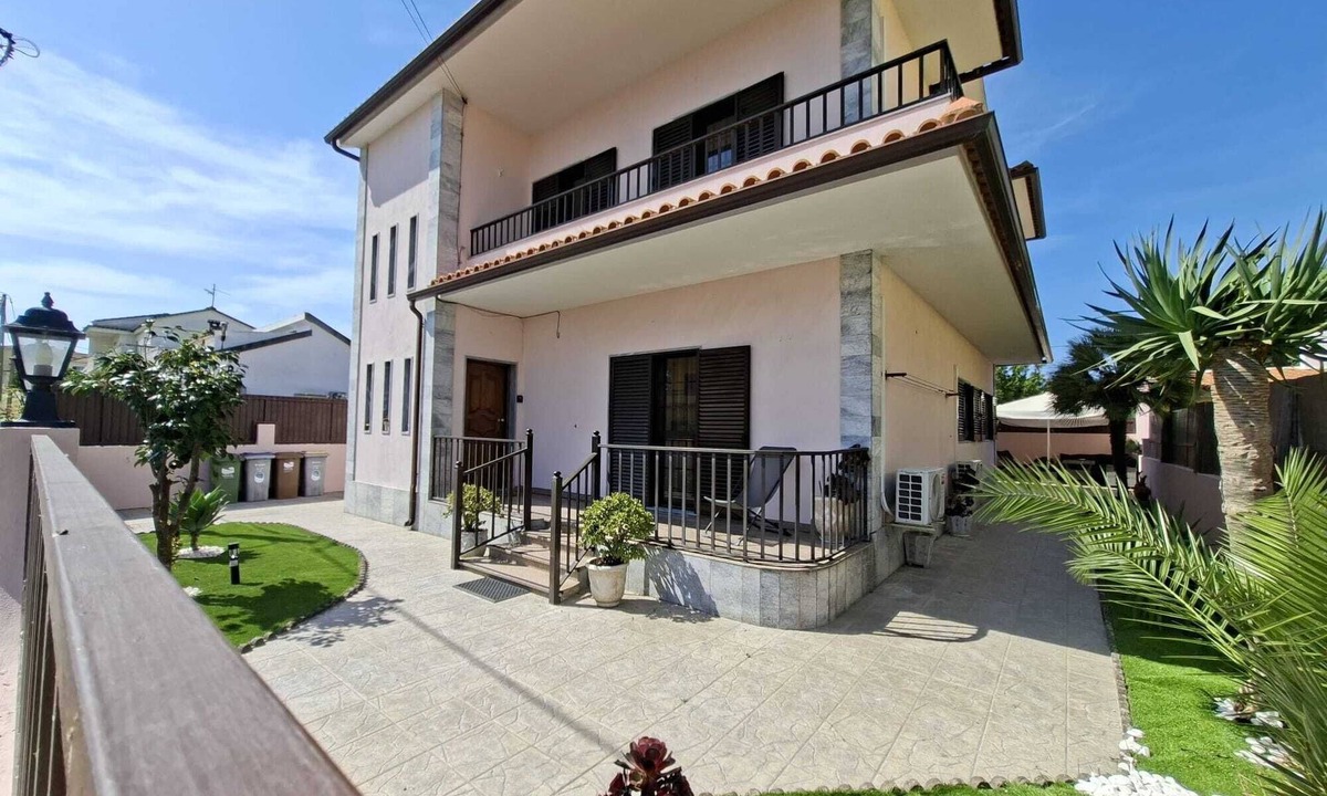 Corroios House | Constança House 10 min. from Fonte da Telha