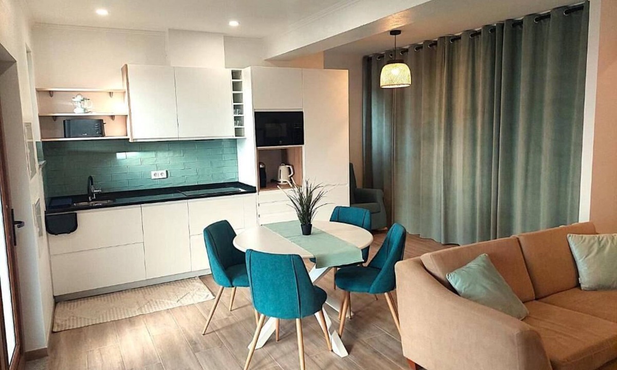 Espiche Apartment | Cosy Apartment in Espiche near Praia da Luz