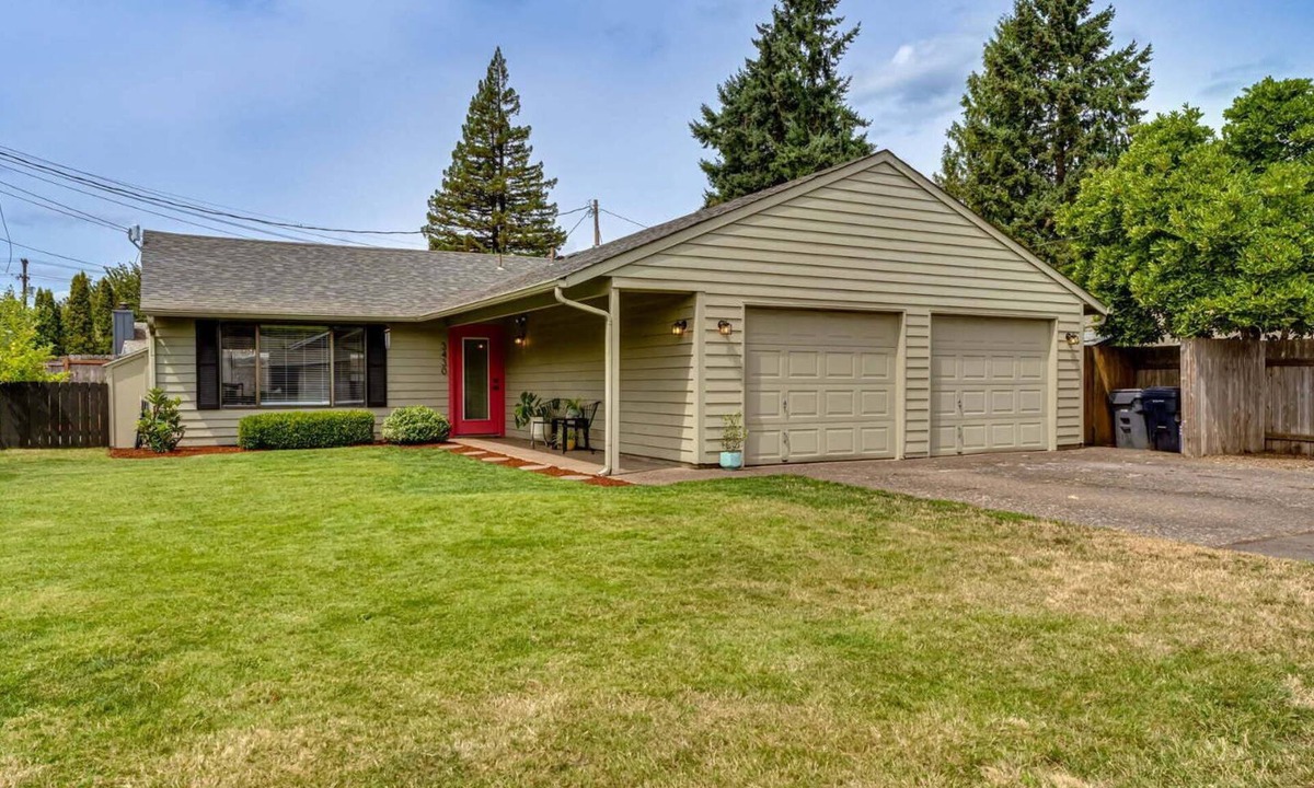 Harlow House | Cozy Oxbow - Autzen Stadium - U of O - Hayward Field