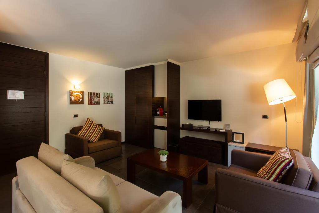 Kfardebian Hotel | Eleven Hotel