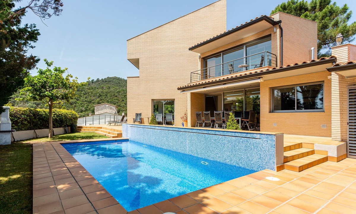 Tossa de Mar Villa | Exclusive Villa with Pool, Sea View, and Wi-Fi