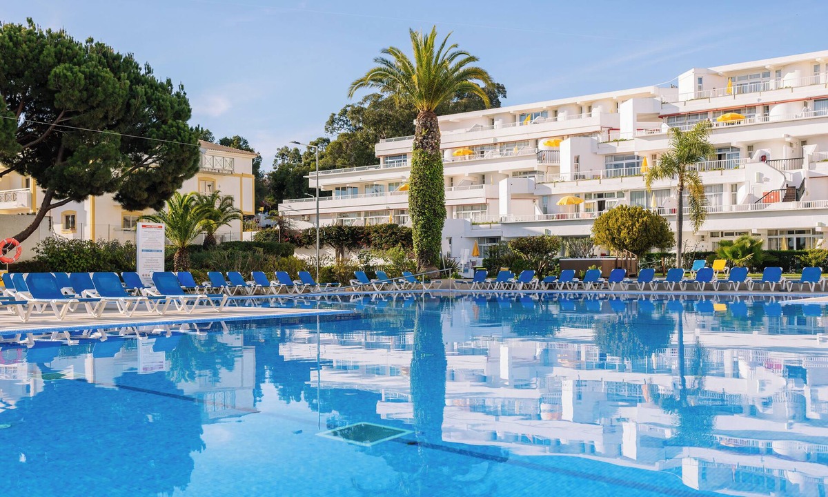 Oura Hotel | First-Class Service in Praia da Oura! 1BR Apartment w/Kitchenette | 3 Units