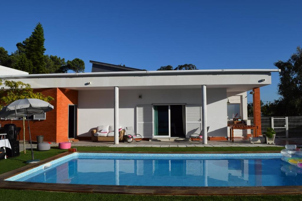 Verdizela House | First In