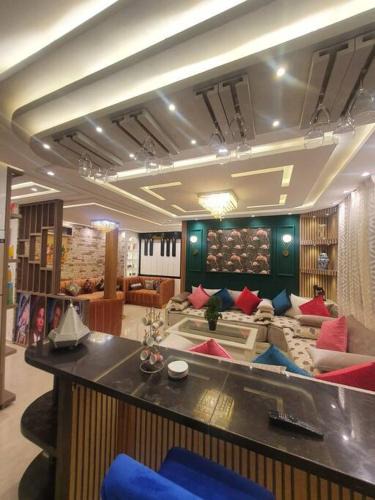 RACINE EXTENSION Apartment | Grand Appartement corniche