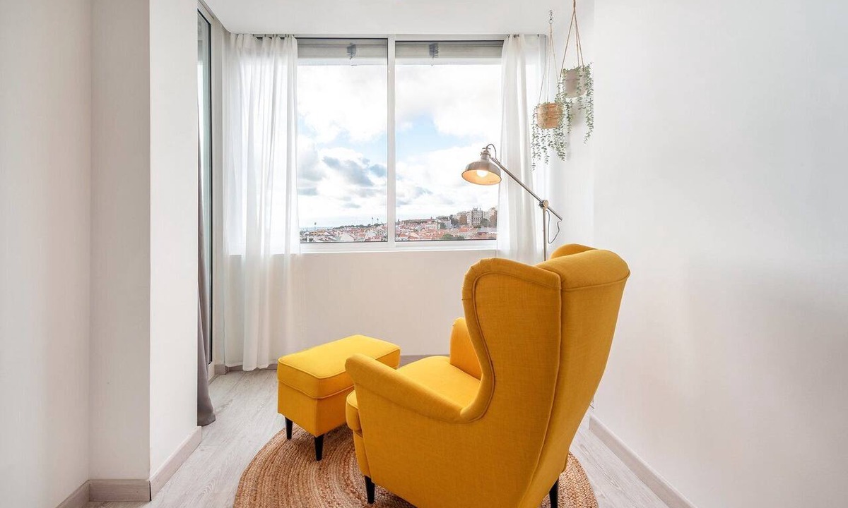 Linda-a-Velha Apartment | GuestReady - Florindas 23 4E