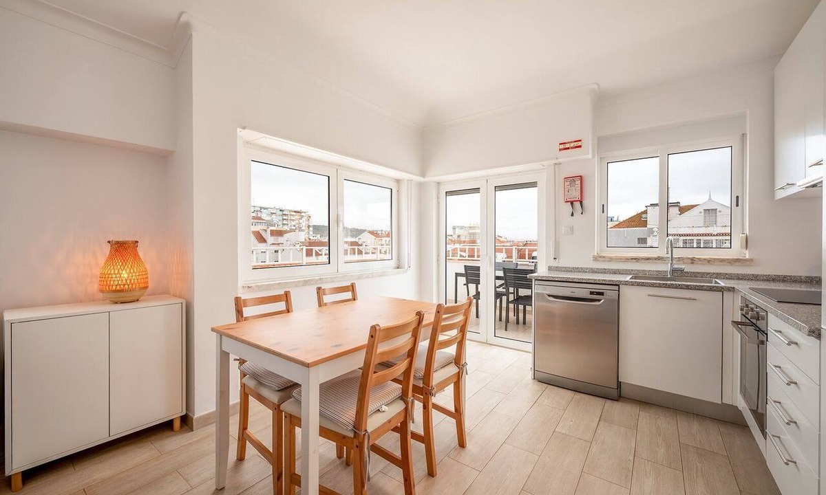 Costa de Caparica Apartment | GuestReady - Sunny Retreat in Costa da Caparica