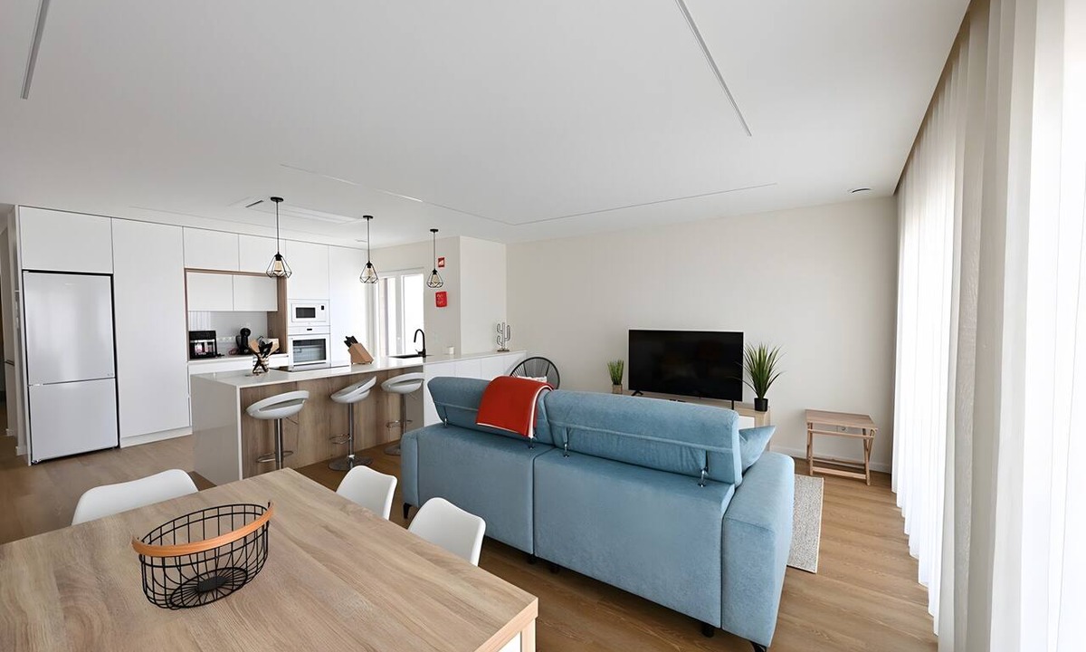 Sao Pedro da Cadeira House | Holiday Home 'Brisa Do Sizandro' with Balcony, Wi-Fi and Air Conditioning