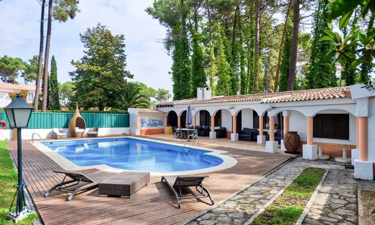 Verdizela Villa | Homerez - Villa in Corroios