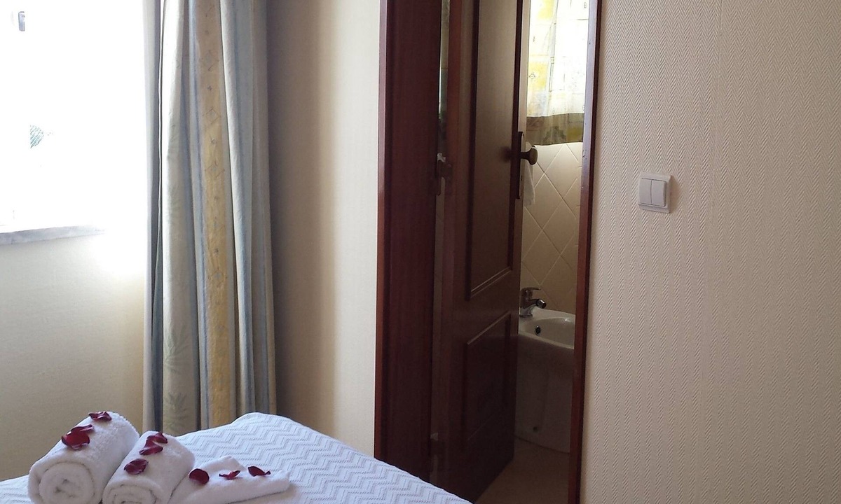 Costa de Caparica Hotel | Hotel Residencial Colibri