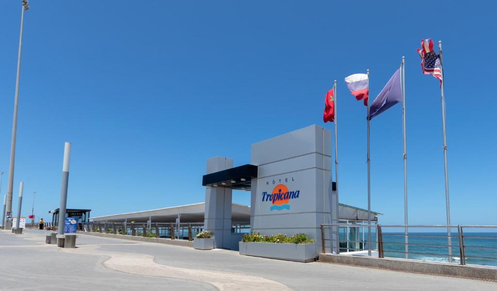 La Corniche Hotel | Hotel Tropicana