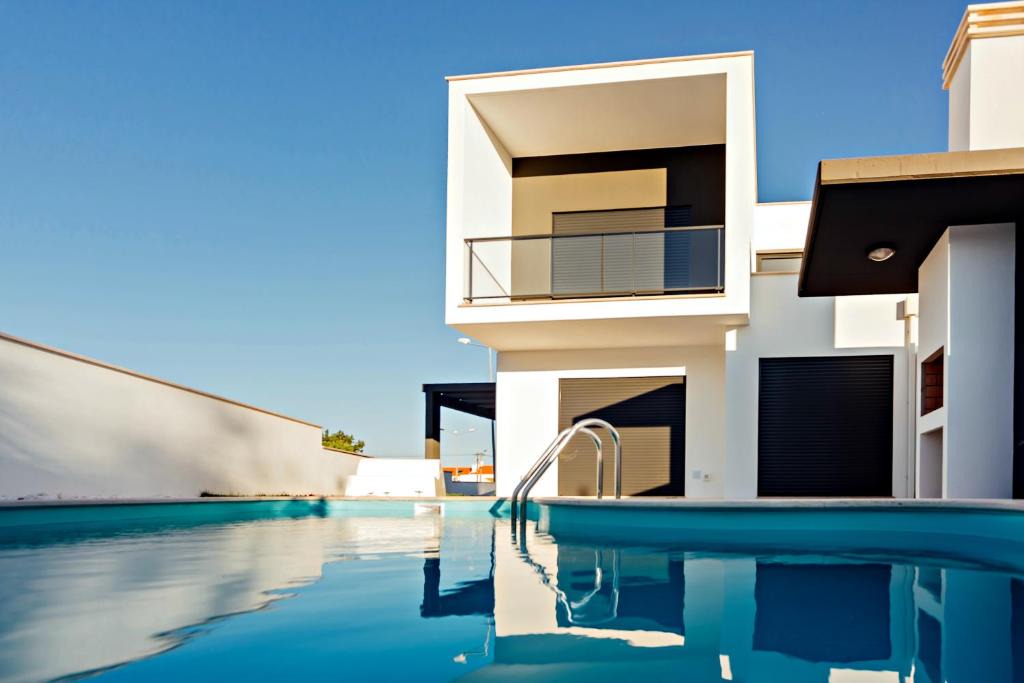 Salir do Porto Villa | Janelas de Salir Holiday Homes
