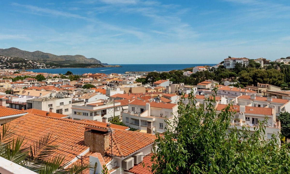 Llanca Apartment | La Farella 63 - Apartment with terrace and views