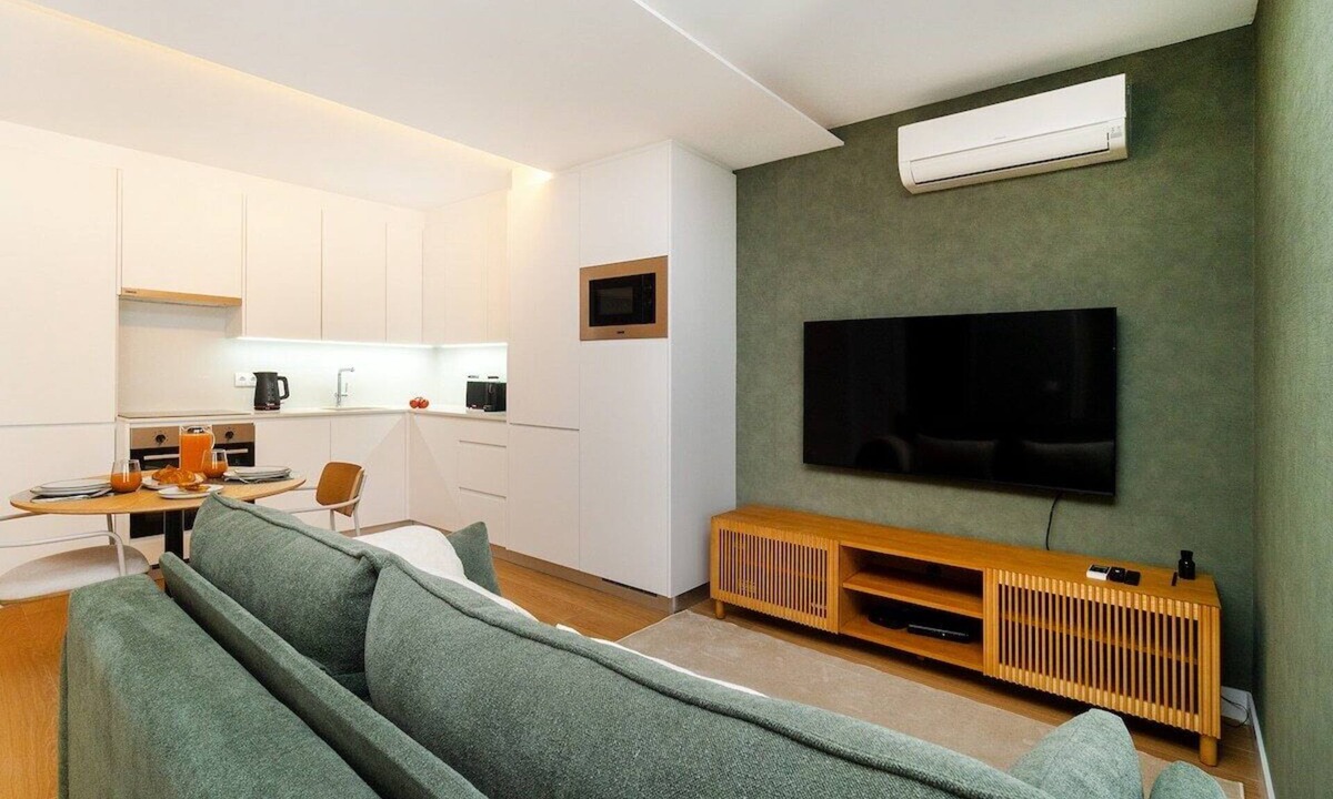 Sao Jorge de Arroios Apartment | Light-Filled Studio with a True Neighborhood Feel