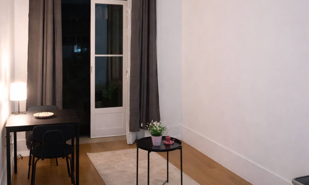 Sao Jorge de Arroios Apartment | Lisbon central Guest house 5 Bedroom! best for big Family tour and big groups.