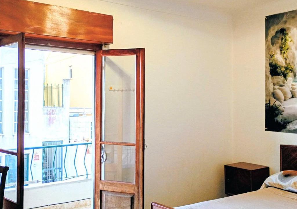 Apelacao House | Lisbon Room with balcony tourist near airport