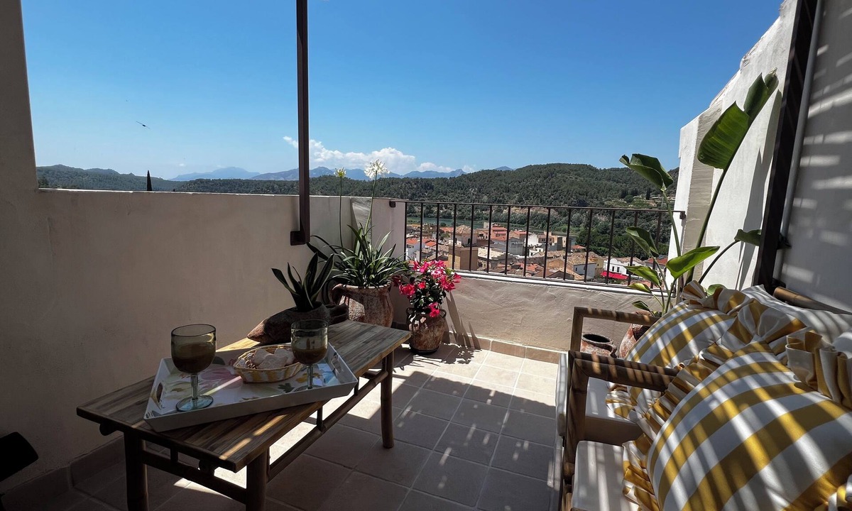 Benifallet Cottage | Lo Mirador de les Roques, a rural house with spectacular views