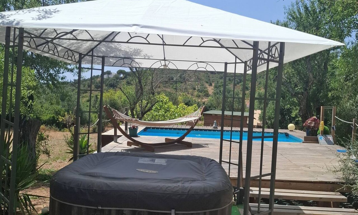 Apra RV Rental | Lovely 1-bedroom campground in Loulé perfect for outdoor lovers