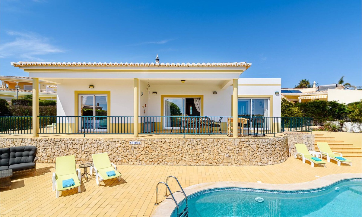 Praia da Luz Villa | Luz - 3 Bed Private Villa, Sea View, WIFI, Private Saline Pool, heating extra,