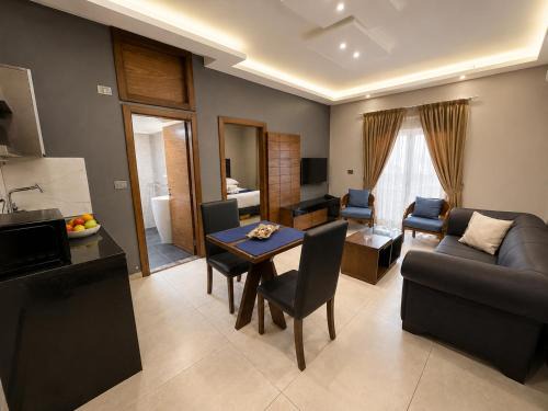 Duhur ash Shuwayr Hotel | Matar Residence Hotel Suites