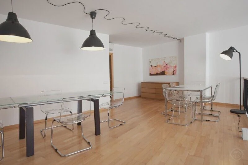 El Carmel Apartment | Modern and spacious three bedroom apartment with patio, in the Park Guell area of Barcelona, that ca