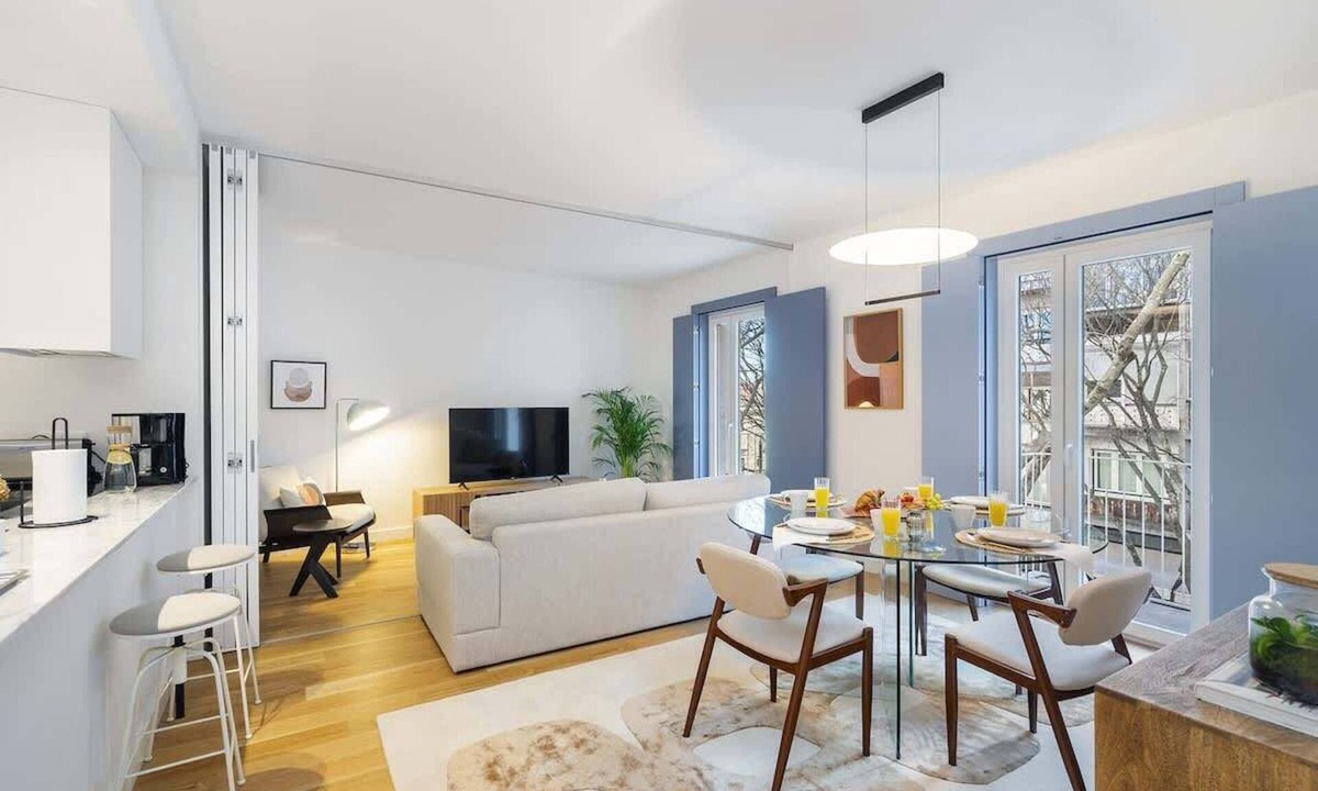 Santo Amaro Apartment | Modern Apt Near Lx Factory, Free Street Parking