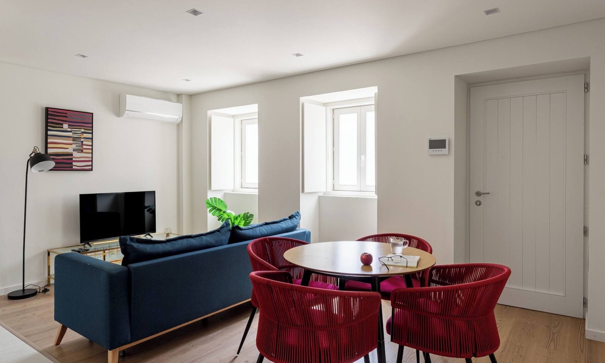 Linda-a-Velha Apartment | Modern Hideaway in the Heart of Lisbon