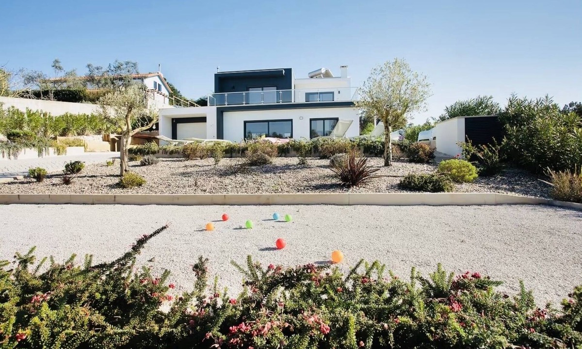 Caldas da Rainha Villa | New holiday home for max. 8 people with heated private pool in Portugal!