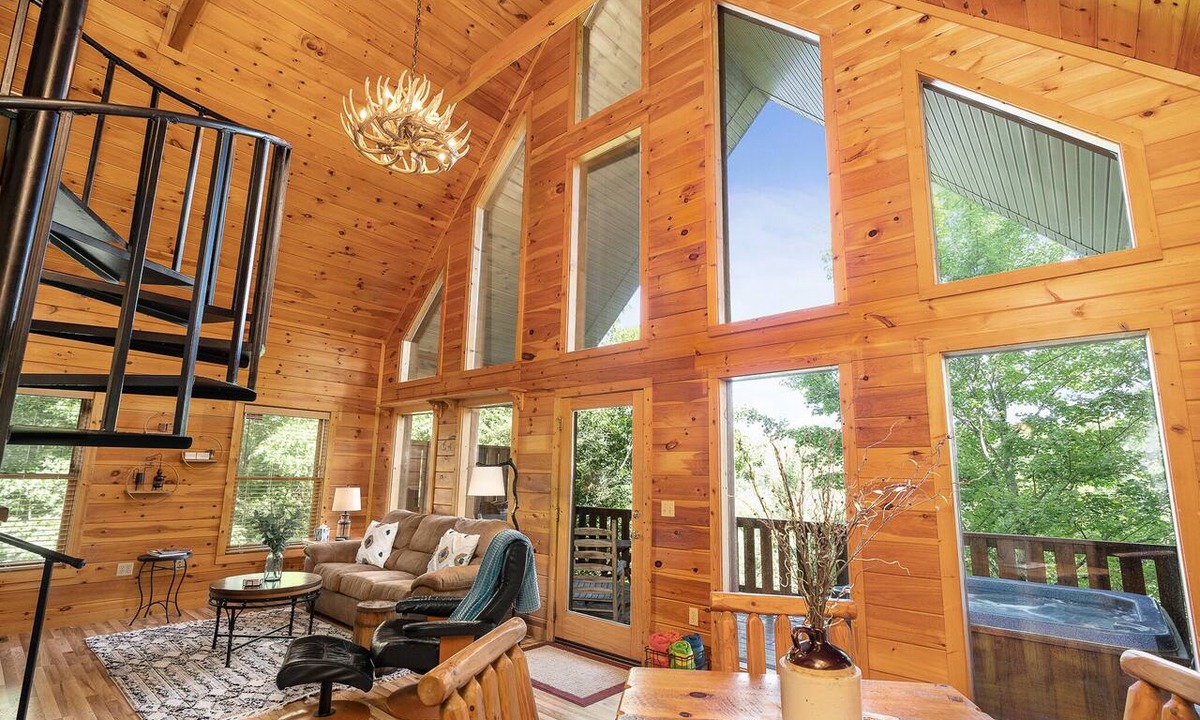 Gatlinburg - Pigeon Forge Cabin | New Listing -Couples Retreat