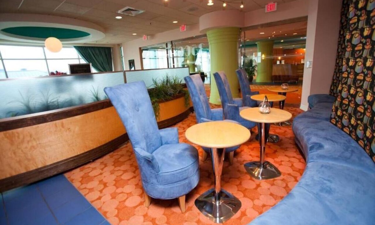 Cherry Grove Beach Hotel | Oceanfront Condo | Pool, Gym & Balcony